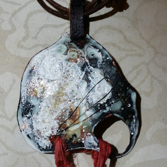 Textures with enamels 