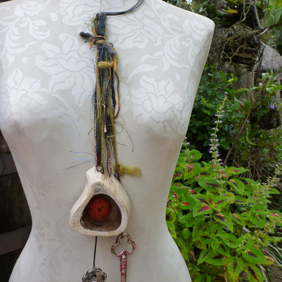 gypsy_bone_fiber_mixed_media_art_jewlery_jomama.jpg