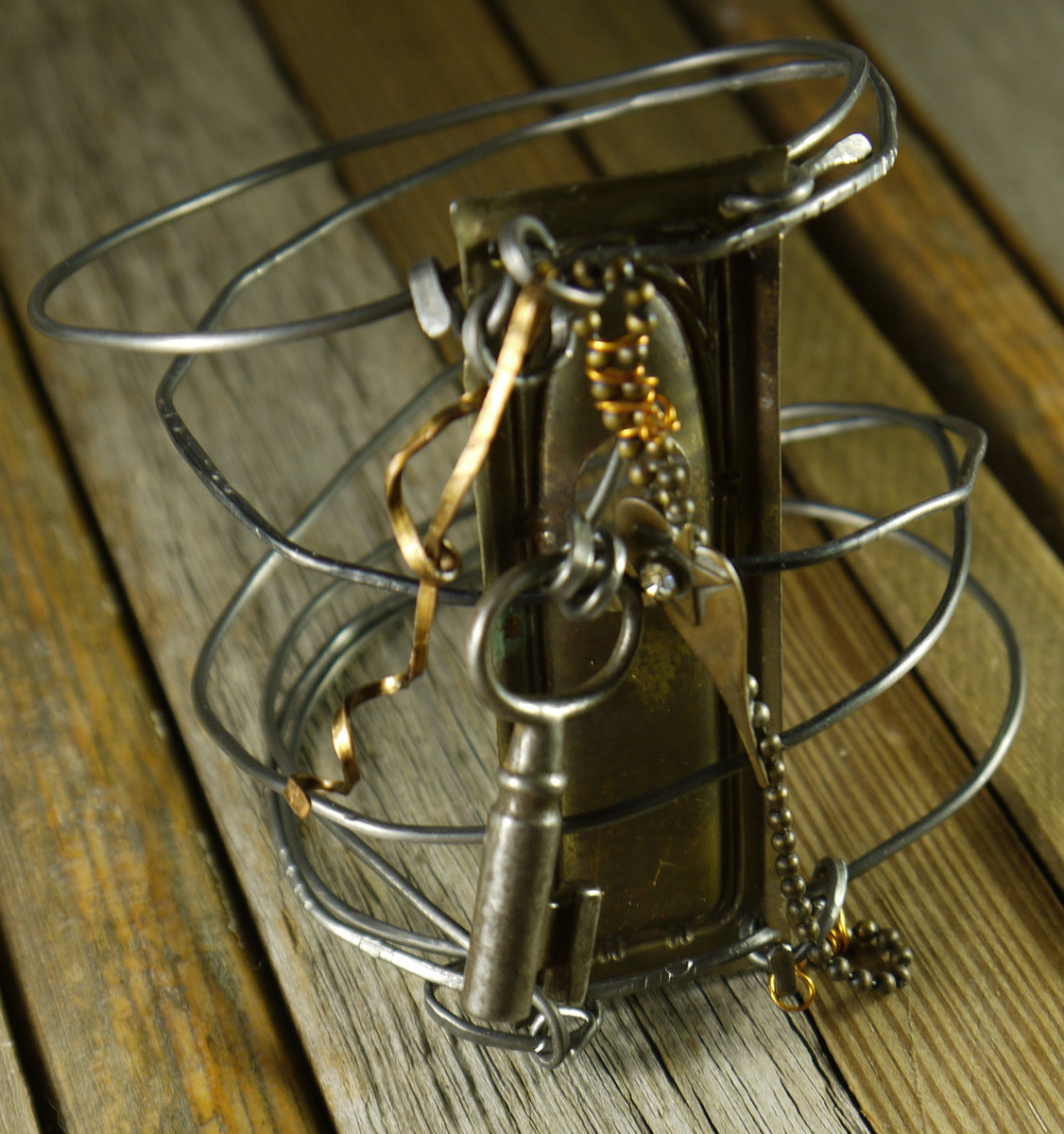 Industrial key hole steel wire bracelet