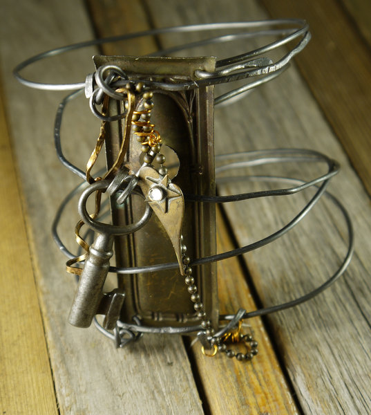 Industrial key hole steel wire bracelet